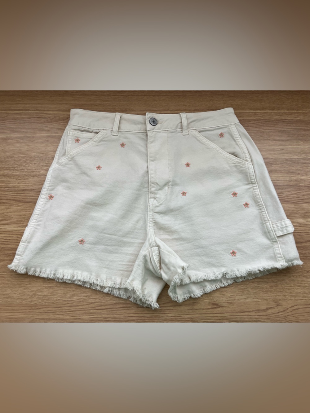 American Eagle Cream Floral Embroidered Denim Shorts Frayed Hem Cottagecore 4